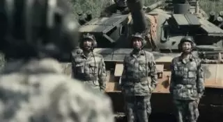 В Китае молодежь начали заманивать на службу с помощью рэпа