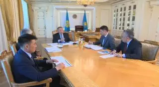 Назарбаев встретился с руководством Фонда Первого Президента