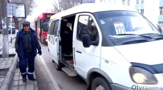 Шымкентских "народных диспетчеров" оштрафовали за навязывание услуг