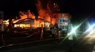 Власти Шымкента обсудили возможность восстановления сгоревшего рынка