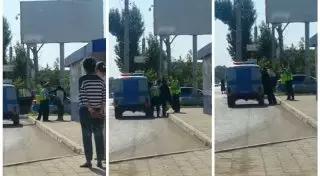 В Актобе очевидец снял инцидент с участием трех полицейских и девушки