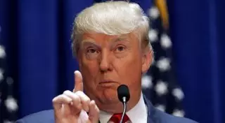 Клинтон должна сесть в тюрьму - Трамп