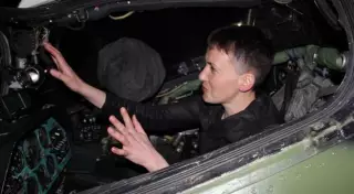 Савченко прибыла в Донбасс и села за штурвал вертолета
