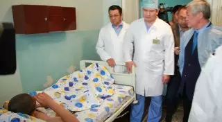 Это был адский труд - главврач больницы Актобе о работе медиков после терактов