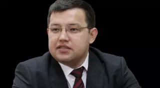 Фактически непонятно, как нефть влияет на курс тенге - Худайбергенов