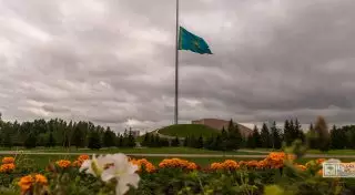 Казахстанцы скорбят по погибшим в Актобе