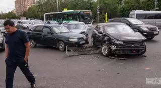 Женщина с ребенком попали в ДТП в Астане