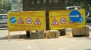 В Алматы люки сравняют с дорожным полотном