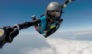 Модель из Казахстана Алена Субботина установила рекорд по высоте прыжка с парашютом