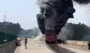 30 человек сгорели в туристическом автобусе в Китае