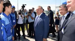 Назарбаев отметил эффективность реализации в ВКО индустриальной программы "Нурлы Жол"