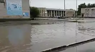 Улицы города Курчатова в ВКО затопило после дождя