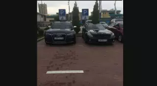 Полицейские проверили законность парковки авто на местах для инвалидов в Mega Alma-Ata