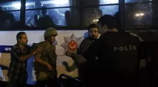 В Турции более 50 высокопоставленных военных попали в тюрьму за попытку госпереворота