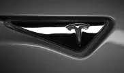 Tesla представит пассажирский и грузовой транспорт к 2017 году