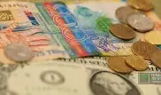 Обменники Астаны продают доллар по 364 тенге