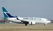 Самолет канадской авиакомпании WestJet прервал полет из-за угрозы взрыва