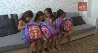 Девочки-четверняшки готовятся пойти в первый класс в Алматы