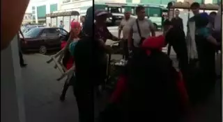 Женщины с табуретками подрались в Караганде из-за апельсина