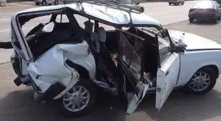 Легковое авто два раза подряд попало в ДТП на Капшагайской трассе