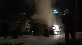 В Астане горел Porsche Cayenne