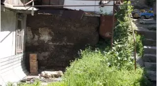 Многодетная семья опасается схода горы на свой дом в Алматы