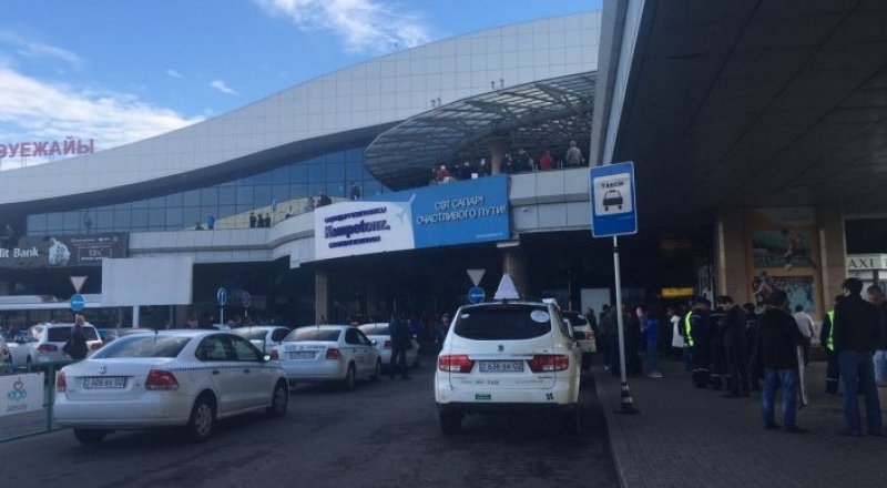 Эвакуация в аэропорту Алматы. ©Tengrinews