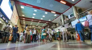 В Астане эвакуировали пассажиров вокзалов