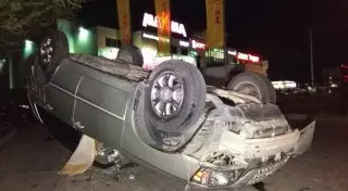 Внедорожник перевернулся после ДТП в Алматы