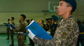 Жас улановцы приняли присягу