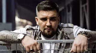 Еще один казахстанец сделал предложение руки и сердца на концерте Басты