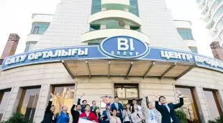 Рубеж в 1000 взят: BI Group поздравил первого "тысячника" в Алматы