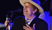 Музыканту Бобу Дилану присудили Нобелевскую премию по литературе