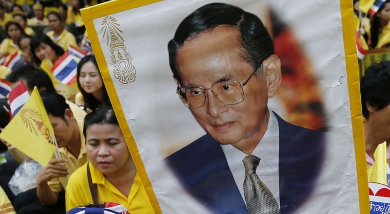 Жители Таиланда скорбят о кончине короля Пумипона Адульядета. Фото с сайта voathai.com