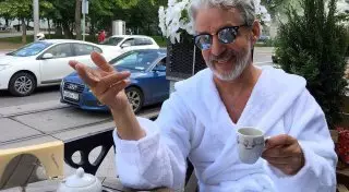 Обычный пенсионер из Химок стал звездой Instagram благодаря образу миллионера