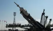 Ракета "Союз-ФГ" с кораблем "Союз МС-02" установлена на Байконуре
