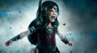 Фотограф превратил 3-летнюю дочь в Чудо-женщину