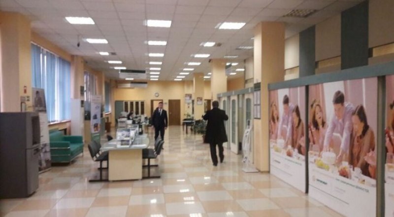 Внутри отделения банка. Фото: ©Tengrinews.kz