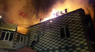 В Алматы горел гостиничный комплекс
