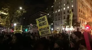 Потасовка противников Трампа и полиции привела к задержанию митингующего