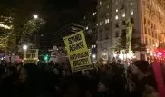 Потасовка противников Трампа и полиции привела к задержанию митингующего