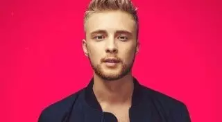 Певец Егор Крид оказался среди пассажиров, попавших в авиаколлапс в Караганде