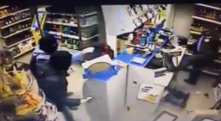 Напавшие на АЗС Helios преступники были "вооружены" игрушечными пистолетами - ДВД