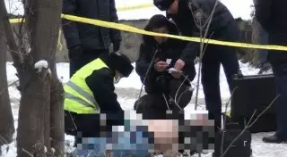 Мертвого мужчину в дубленке на голое тело обнаружили в Шымкенте