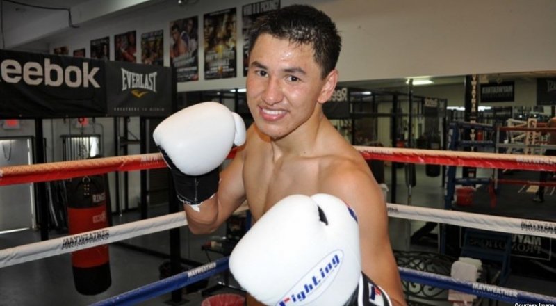 Боксер-профессионал Жанкош Тураров.
