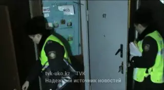 Жестокое убийство в Шымкенте: мужчину зарезали в подъезде