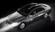 В Mercedes-Benz разработали фары, предсказывающие дорогу