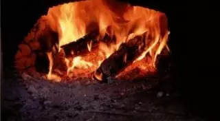 Cупругов из Караганды подозревают в сожжении двухлетней дочери