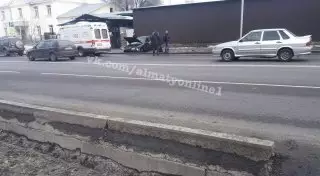 Пожилую женщину и ее внучку сбили на пешеходном переходе в Алматы