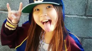 Маленькая блогер из Алматы покоряет Казнет обсуждением "горячих" новостей